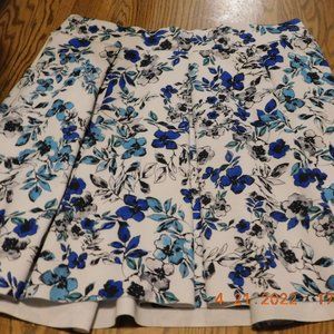 Torrid Size 0 Floral Scuba Skater Skirt Riviera Pleated White Blue Stretch
